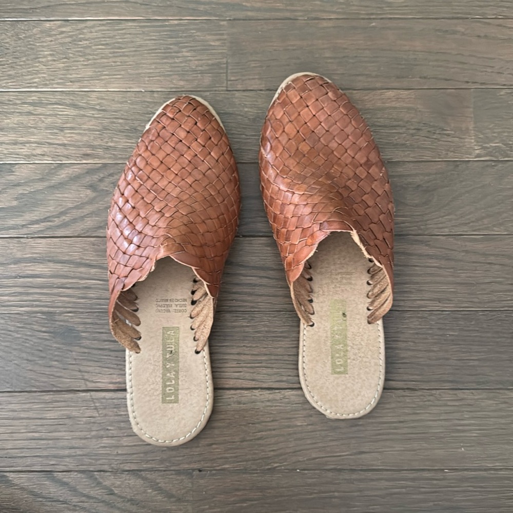 lola y tula handwoven leather slides
